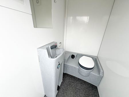 Type 240: Toiletvogn med 2 toiletter & tank