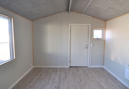 Annex 3.95 x 5.5 x 3.5 m (WxLxH)
