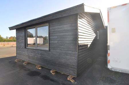 Annex 3.95 x 5.5 x 3.5 m (WxLxH)