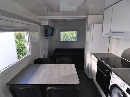 Model 660: Living trailer 2 people