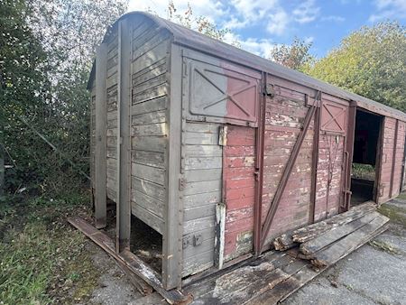 Togvogn med patina