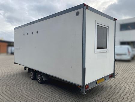 Crew trailer for 4 people