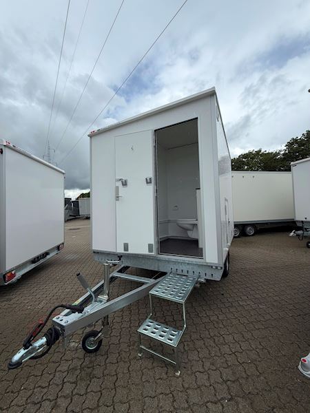 TYPE 320: 4 PERSONERS SPISEVOGN/KONTOR MED TOILET