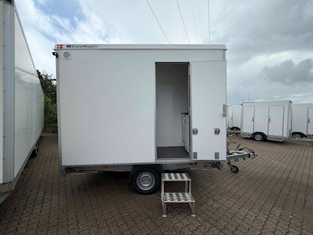 TYPE 320: 4 PERSONERS SPISEVOGN/KONTOR MED TOILET
