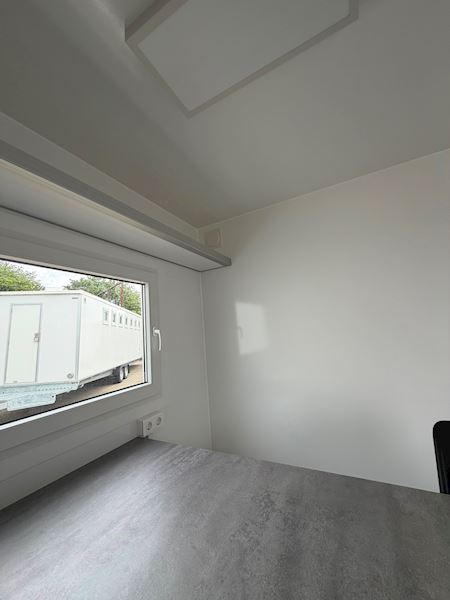 TYPE 450: 6 PERSONES SPISE-/KONTORVOGN MED TOILET