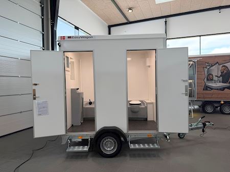 TYPE 240: MOBIL TOILETVOGNE MED 2 TOILETTER