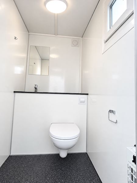 Toiletvogn 240 med 2 toiletter & kværn - Ø110 mm